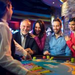 How Online Casino Software Developers Build Interesting and Immersive Games